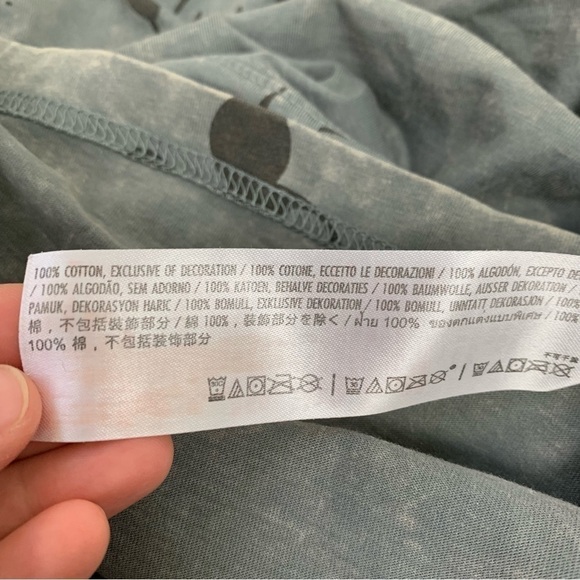 Disney Artist Series Mickey Mood Long Sleeve Shirt MM Script Bret Iwan Womens L - Picture 14 of 14